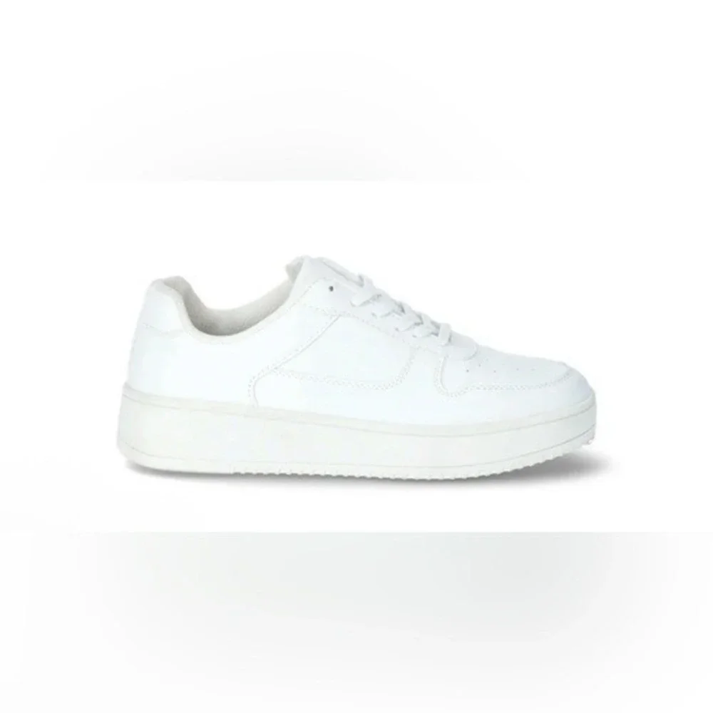 No Boundaries Women's Platform Casual Lace Up Sneakers, size 11 memory foam‎
